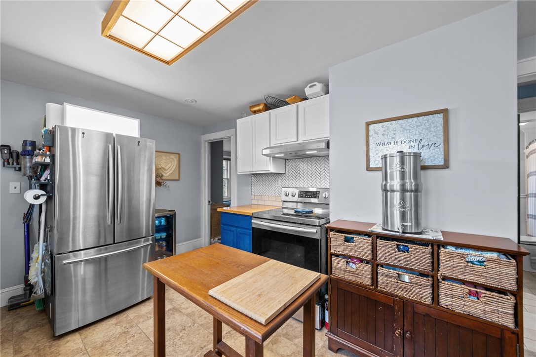 8 Perkins Avenue