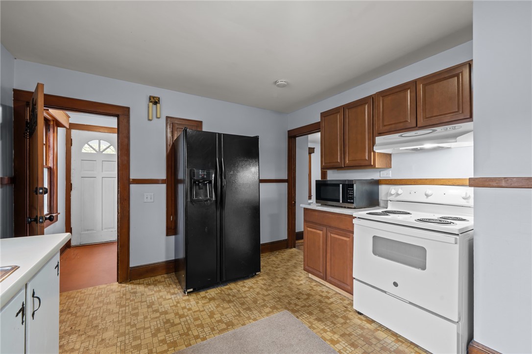 8 Perkins Avenue
