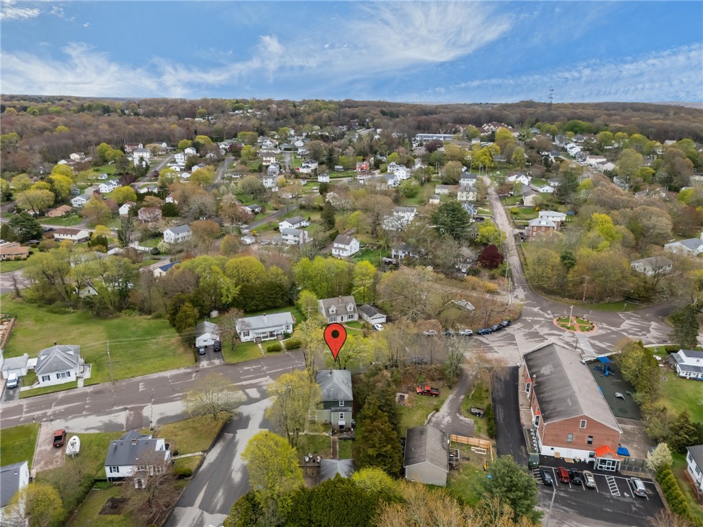 8 Perkins Avenue