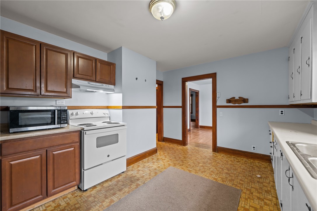 8 Perkins Avenue