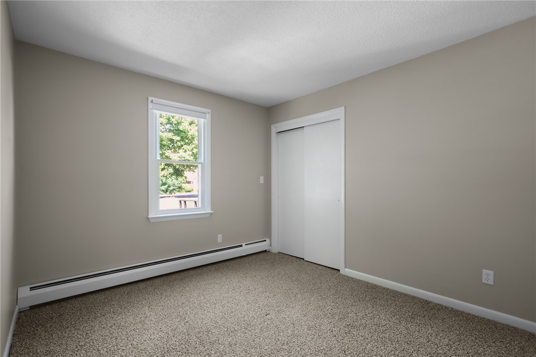 6 Colonial Drive