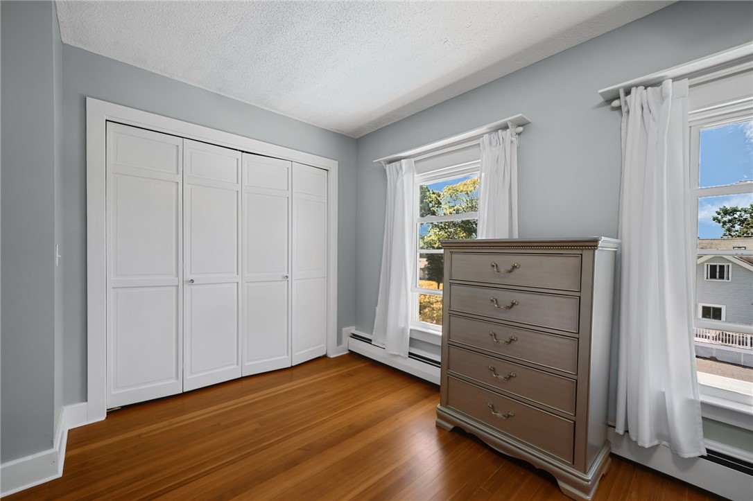 6 Colonial Drive
