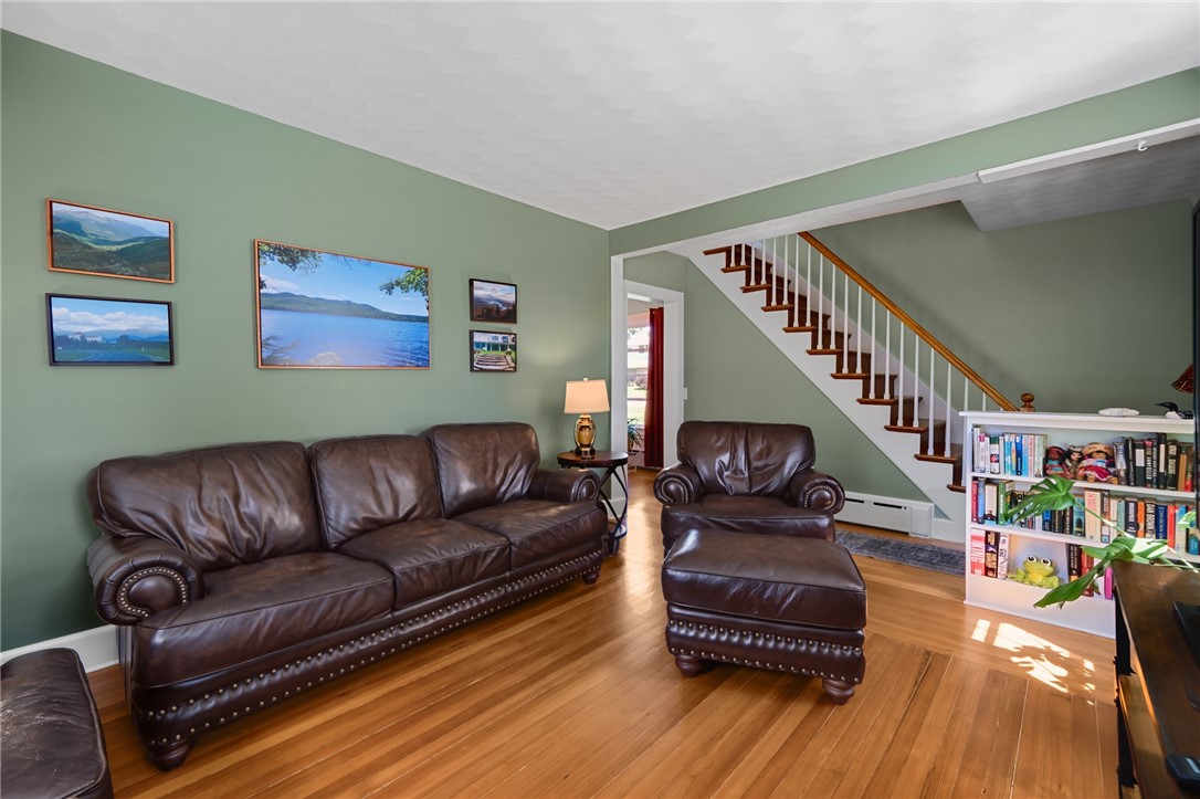 6 Colonial Drive