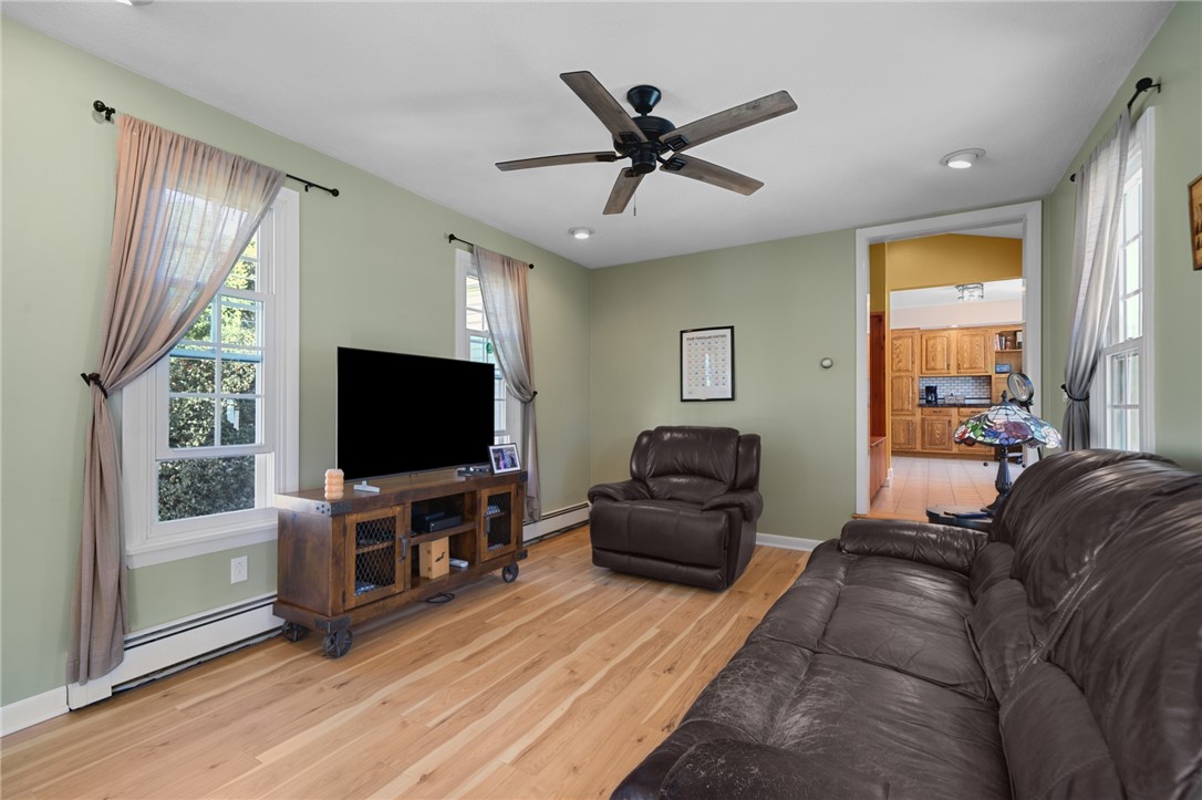 6 Colonial Drive