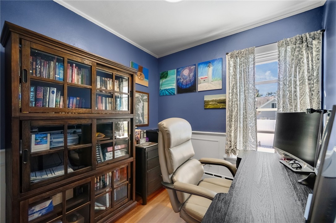 6 Colonial Drive