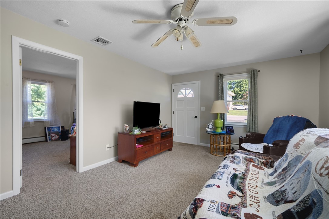 6 Colonial Drive