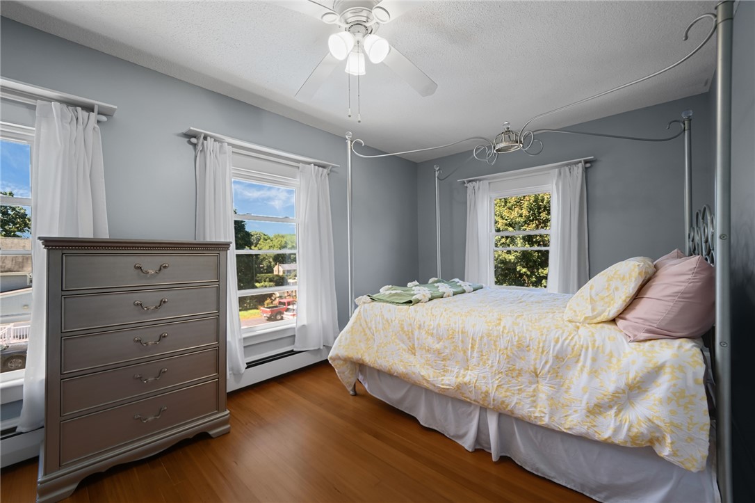 6 Colonial Drive