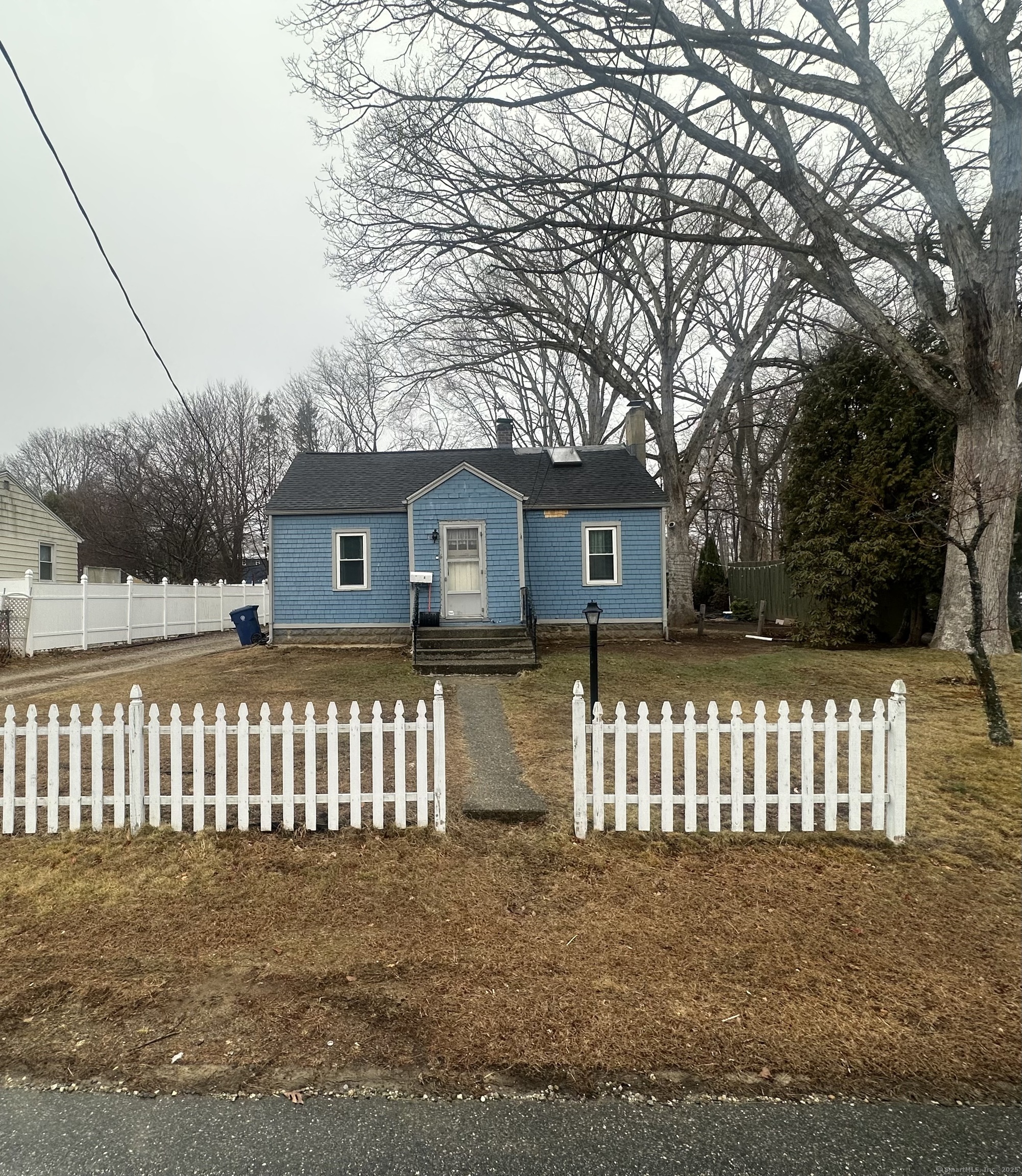 4 Handfield Avenue