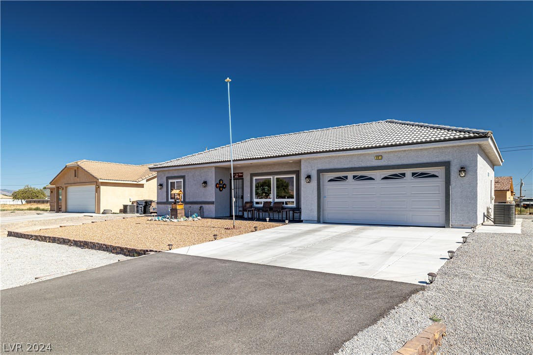 881 East Kansas Street