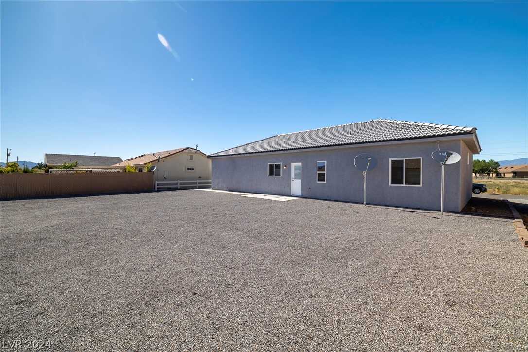 881 East Kansas Street