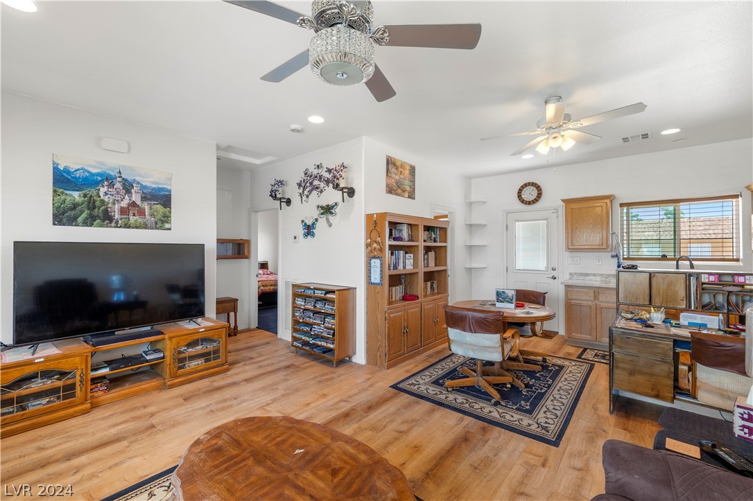 881 East Kansas Street