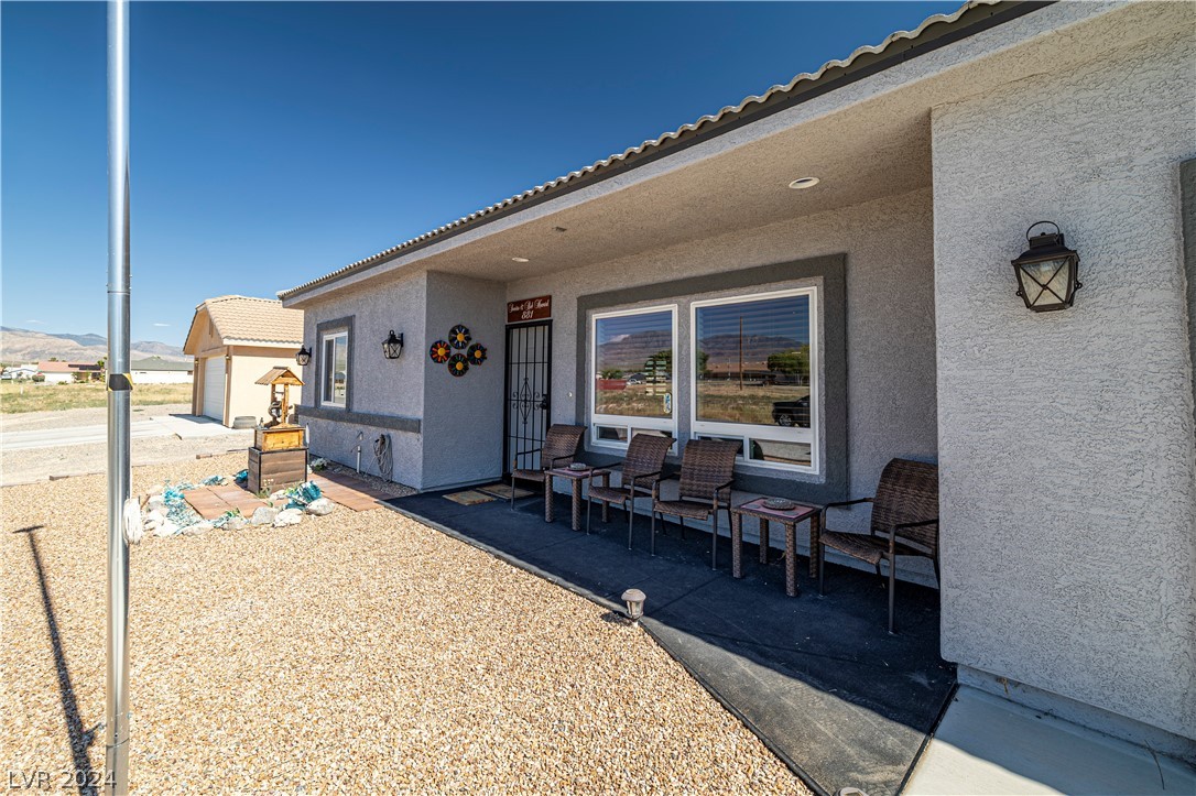 881 East Kansas Street