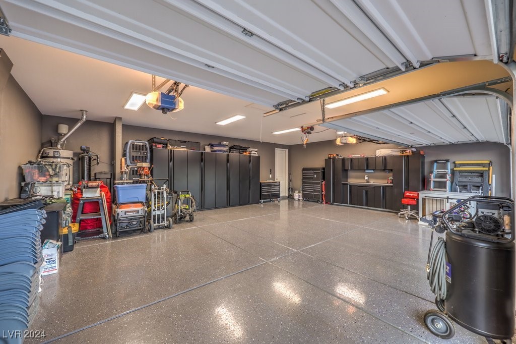 8931 West Hammer Lane