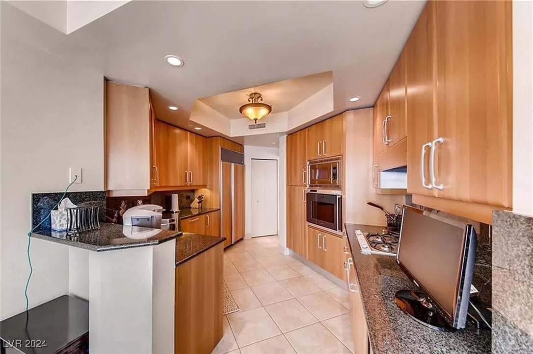 2747 Paradise Road 1205