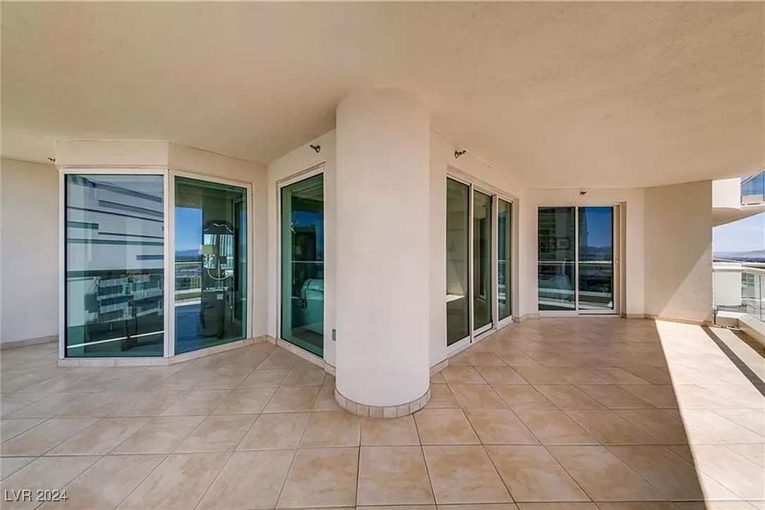 2747 Paradise Road 1205