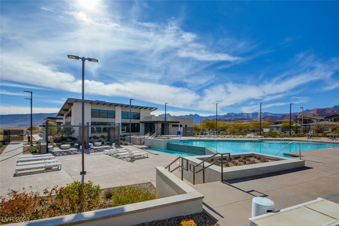 12588 Heritage Heights Drive