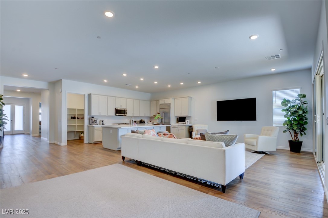 12588 Heritage Heights Drive