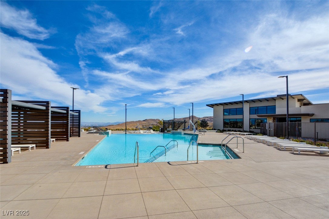 12588 Heritage Heights Drive