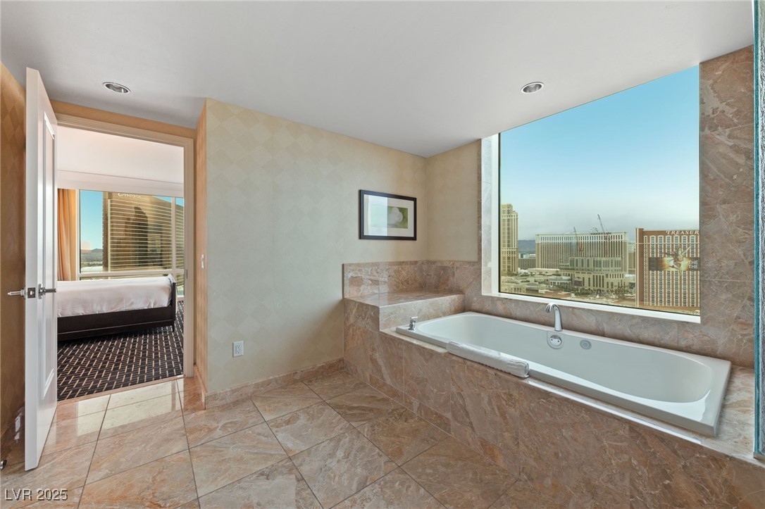 2000 North Fashion Show Drive 3307