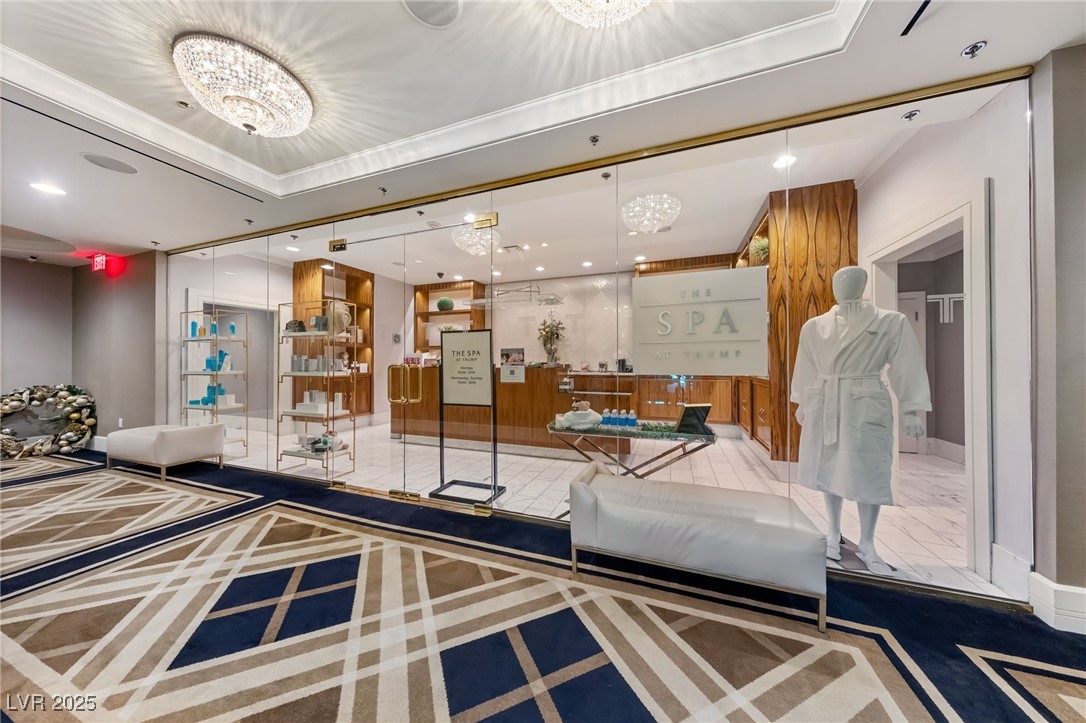 2000 North Fashion Show Drive 3307