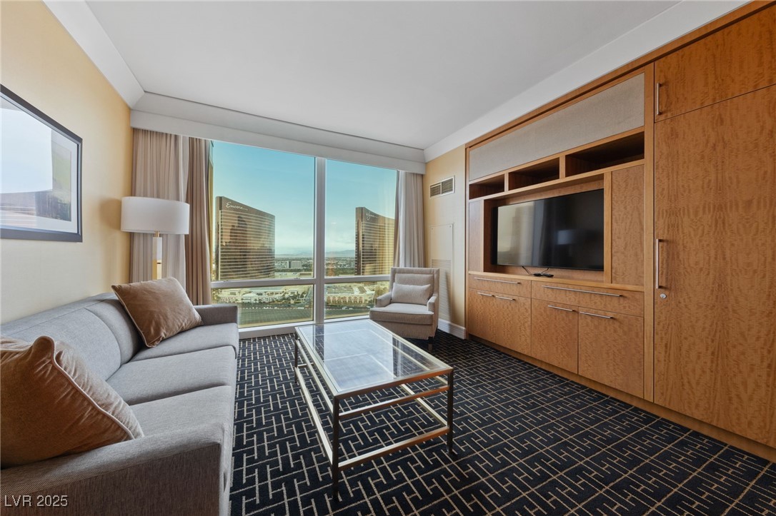 2000 North Fashion Show Drive 3307