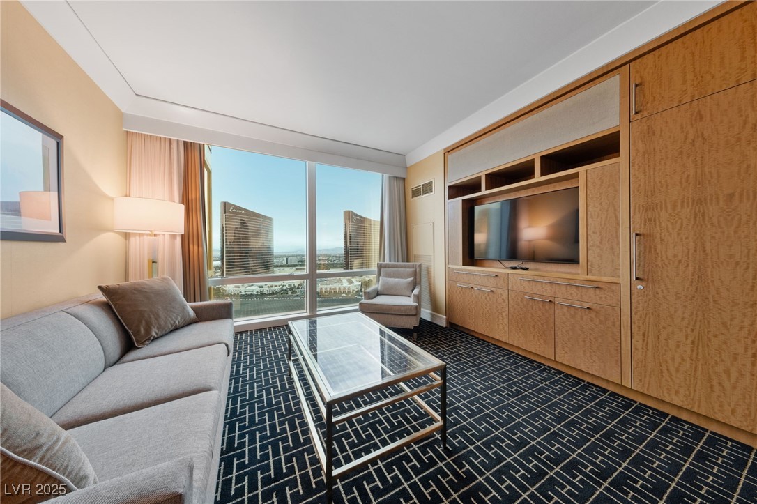 2000 North Fashion Show Drive 3307