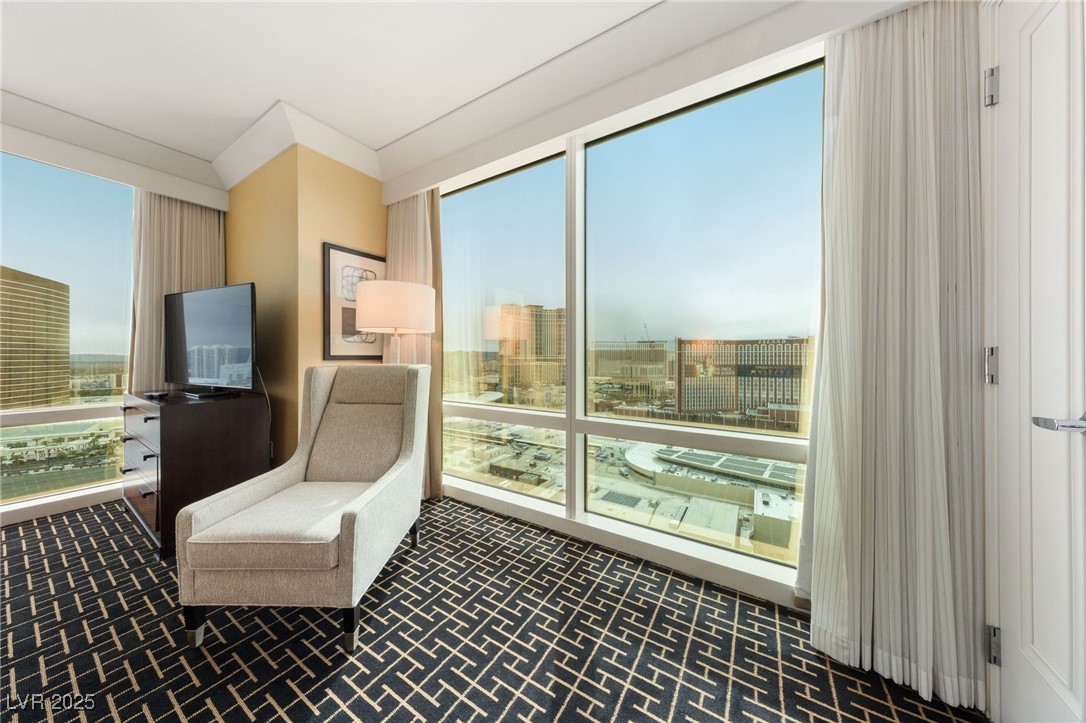 2000 North Fashion Show Drive 3307