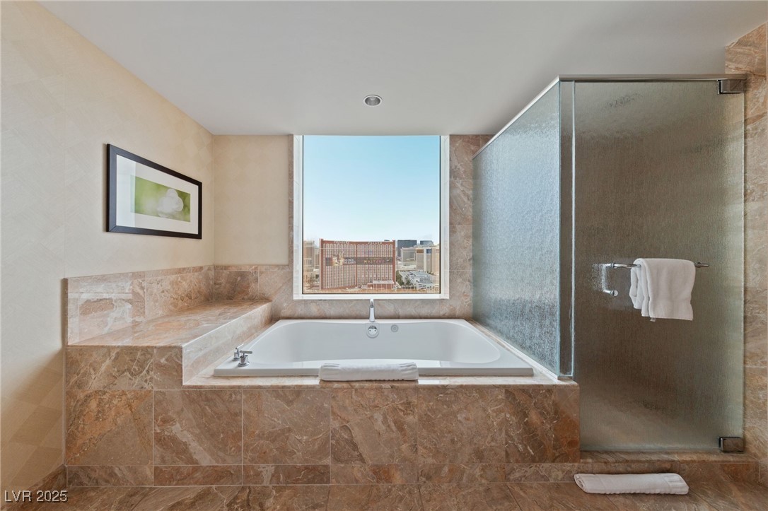 2000 North Fashion Show Drive 3307