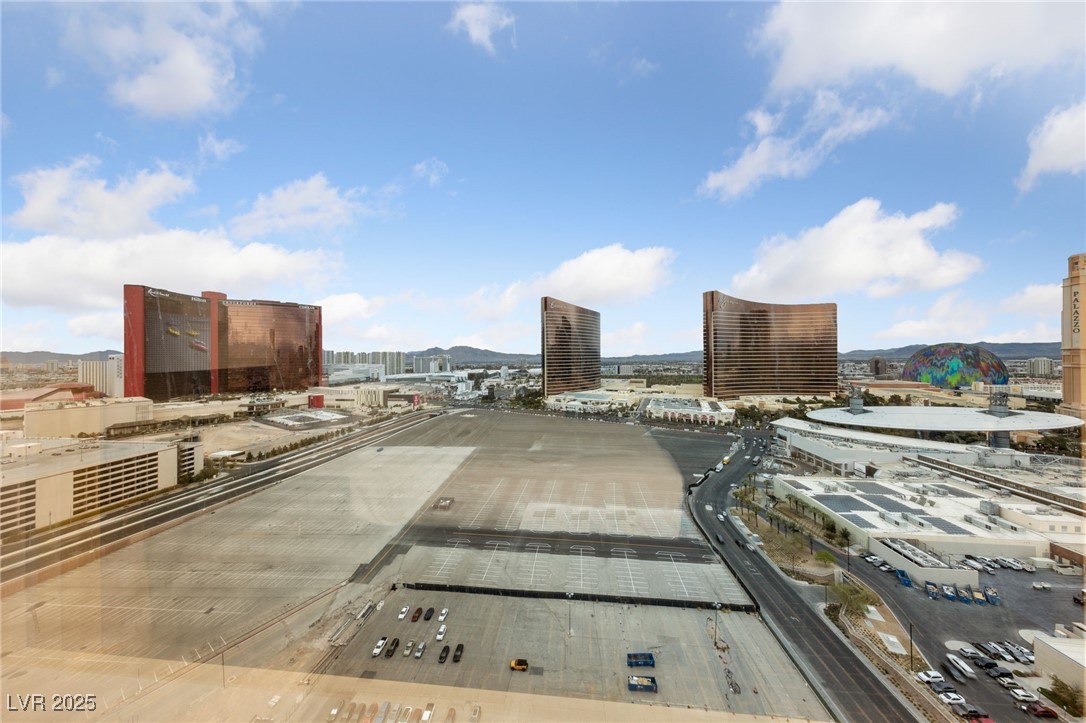 2000 North Fashion Show Drive 3307