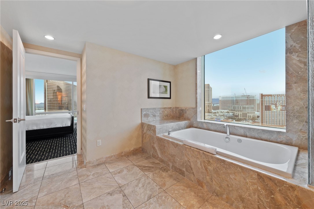 2000 North Fashion Show Drive 3307