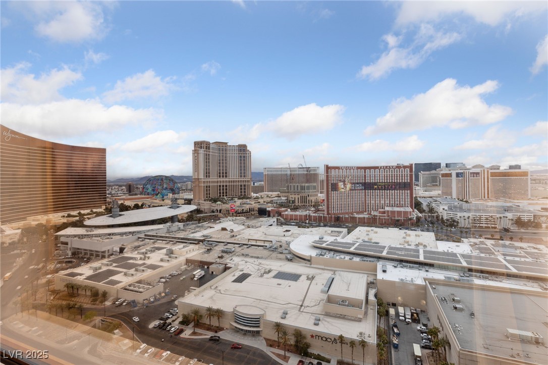 2000 North Fashion Show Drive 3307