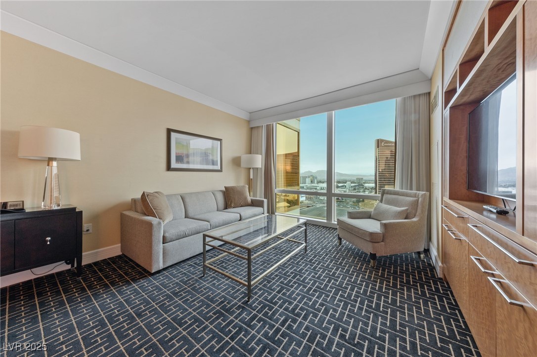 2000 North Fashion Show Drive 3307