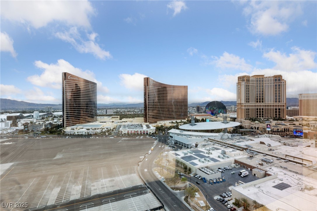 2000 North Fashion Show Drive 3307