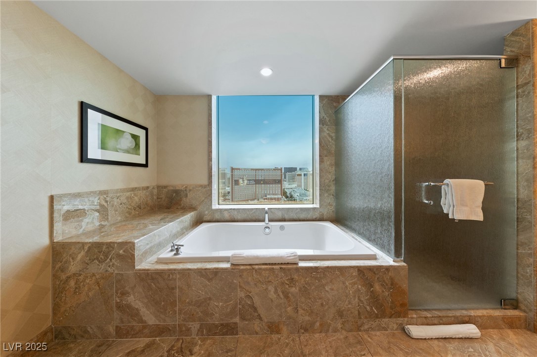 2000 North Fashion Show Drive 3307