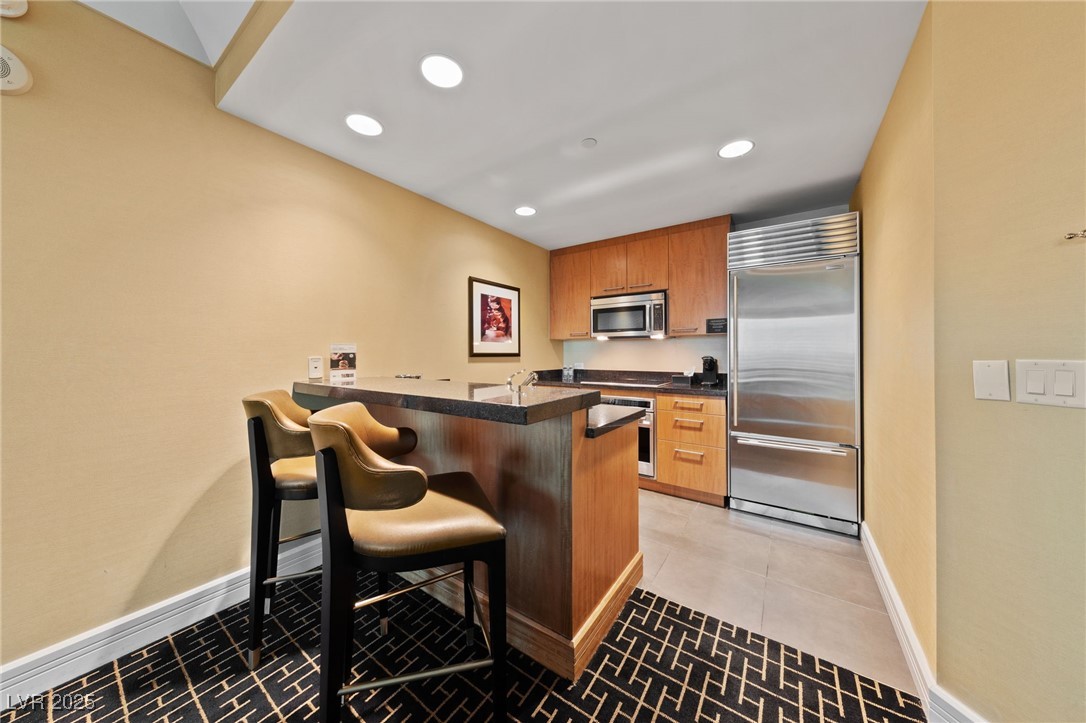 2000 North Fashion Show Drive 3307