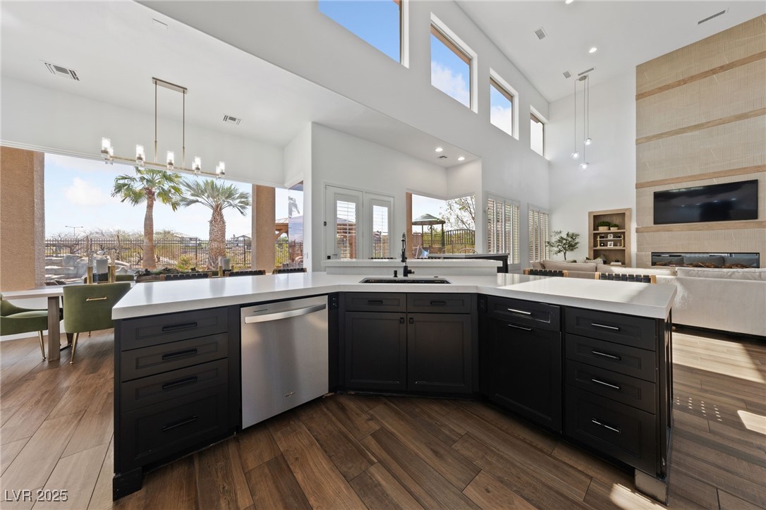 637 Edgebrook Drive