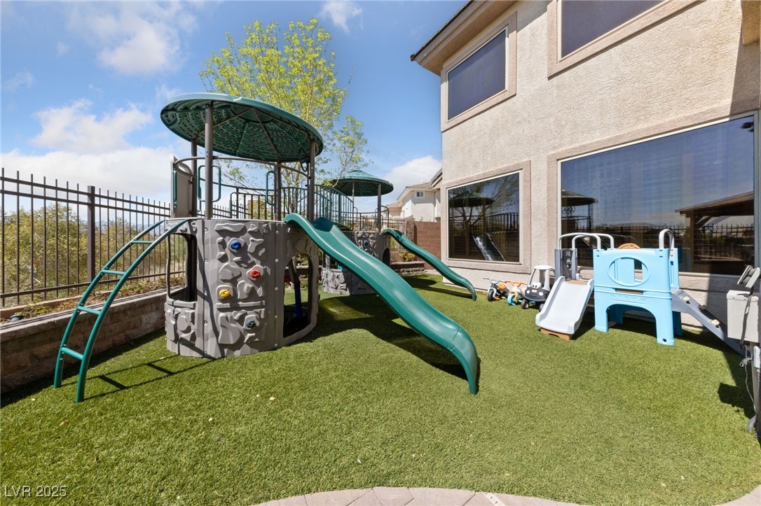 637 Edgebrook Drive