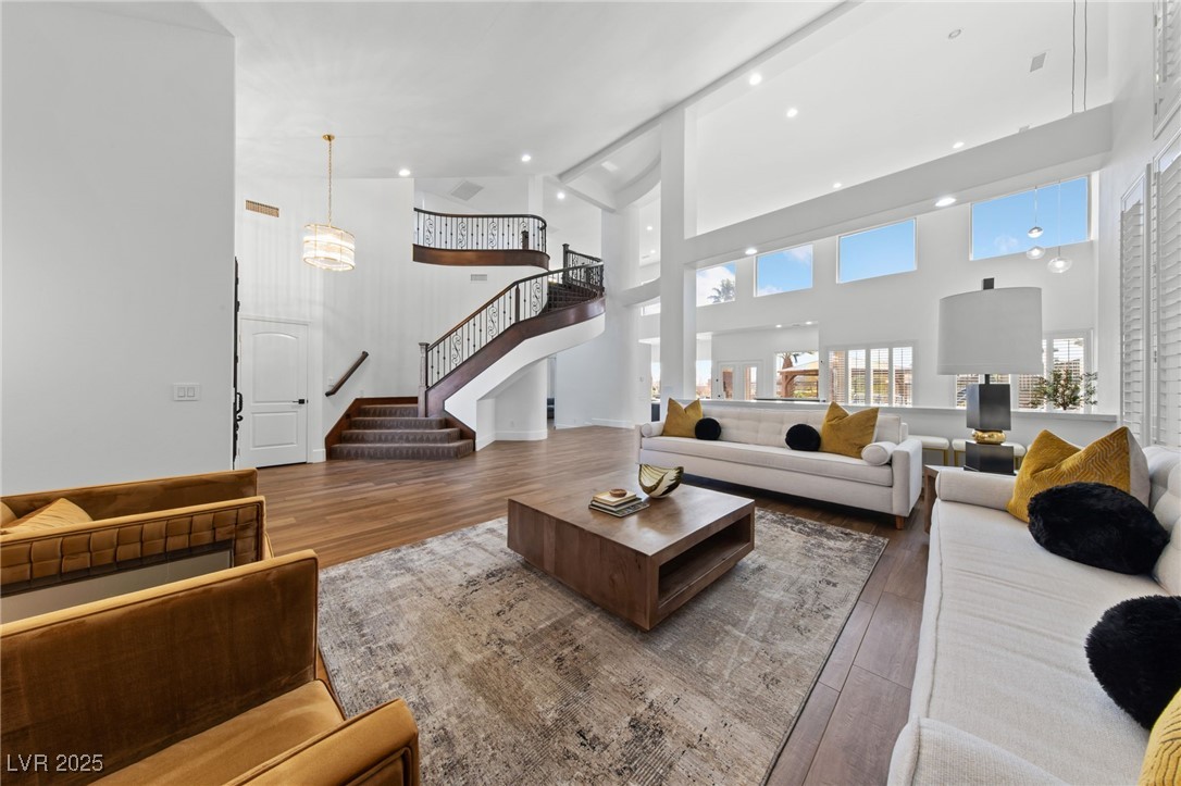 637 Edgebrook Drive