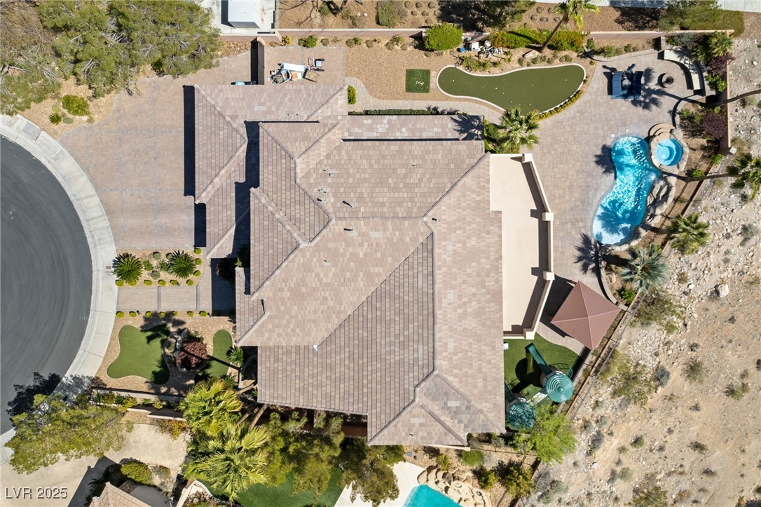 637 Edgebrook Drive