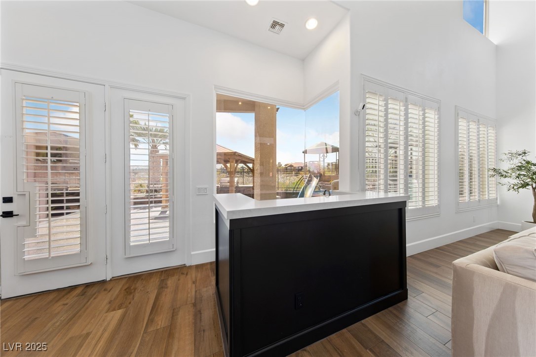 637 Edgebrook Drive