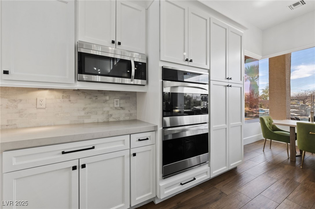 637 Edgebrook Drive