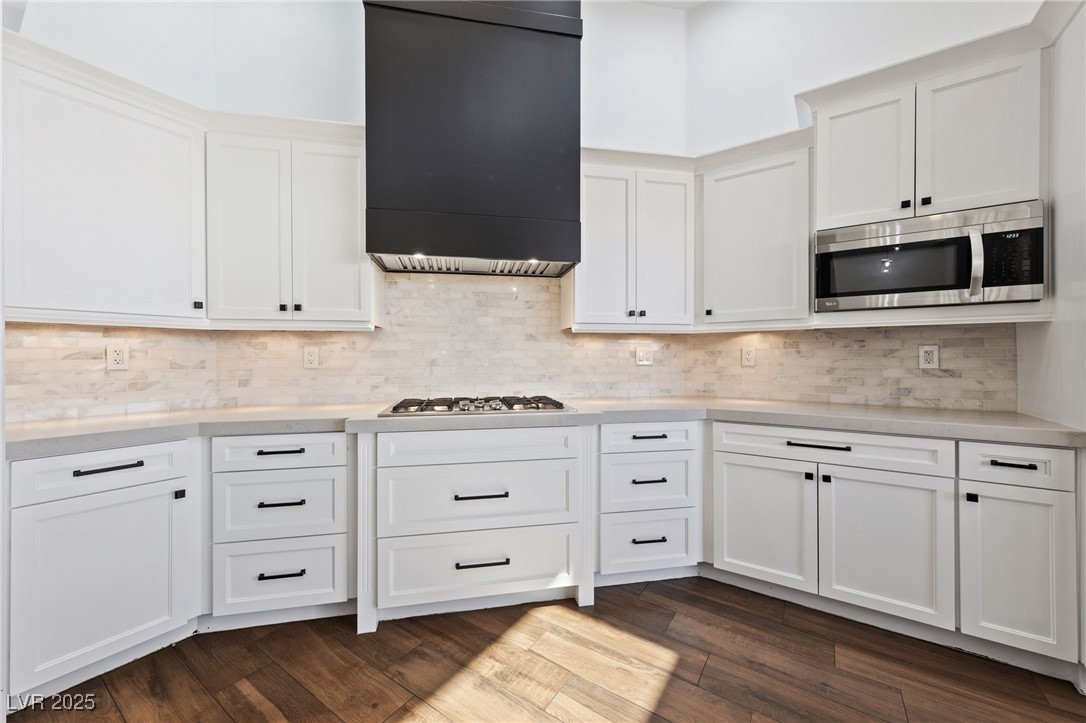 637 Edgebrook Drive