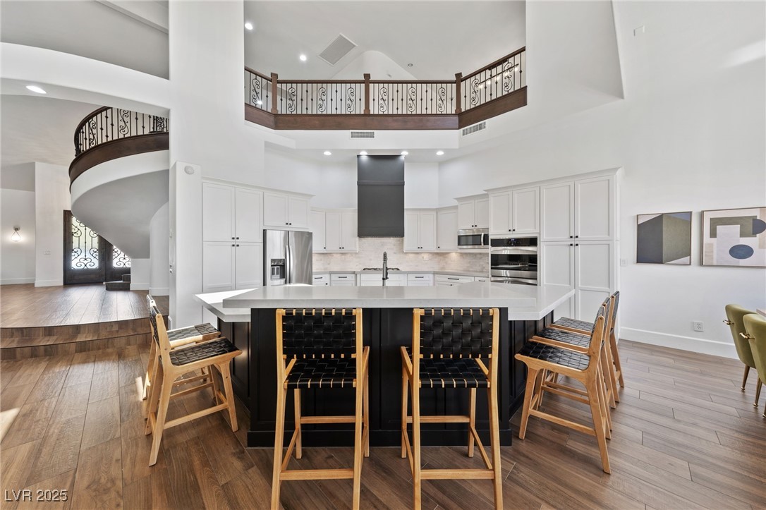 637 Edgebrook Drive