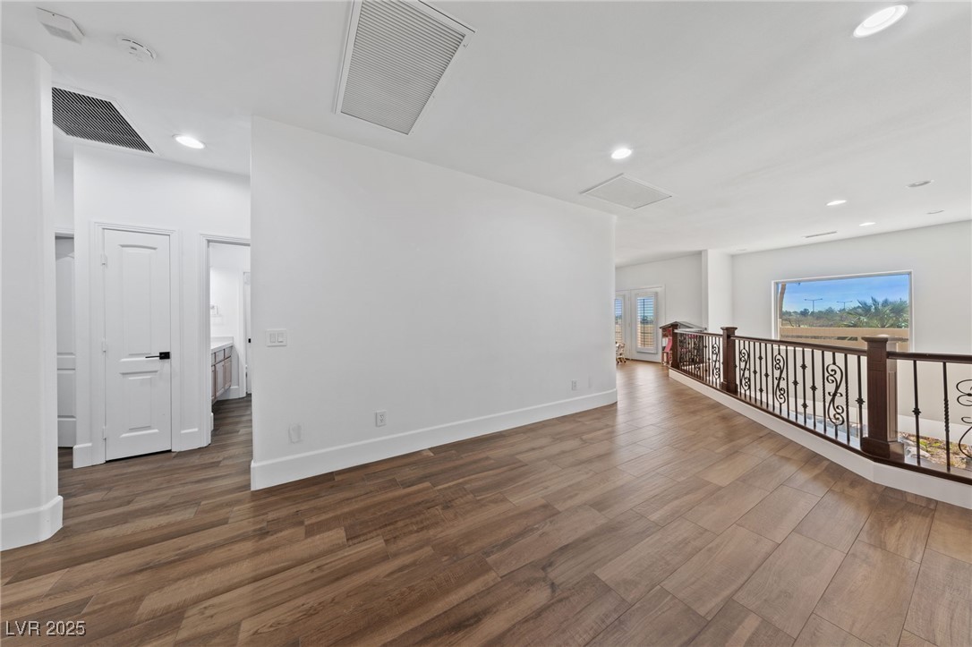 637 Edgebrook Drive