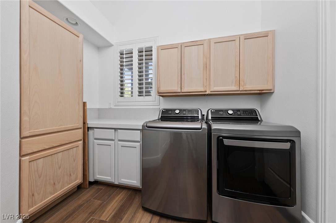 637 Edgebrook Drive