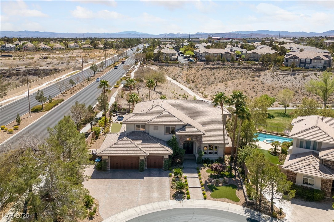 637 Edgebrook Drive