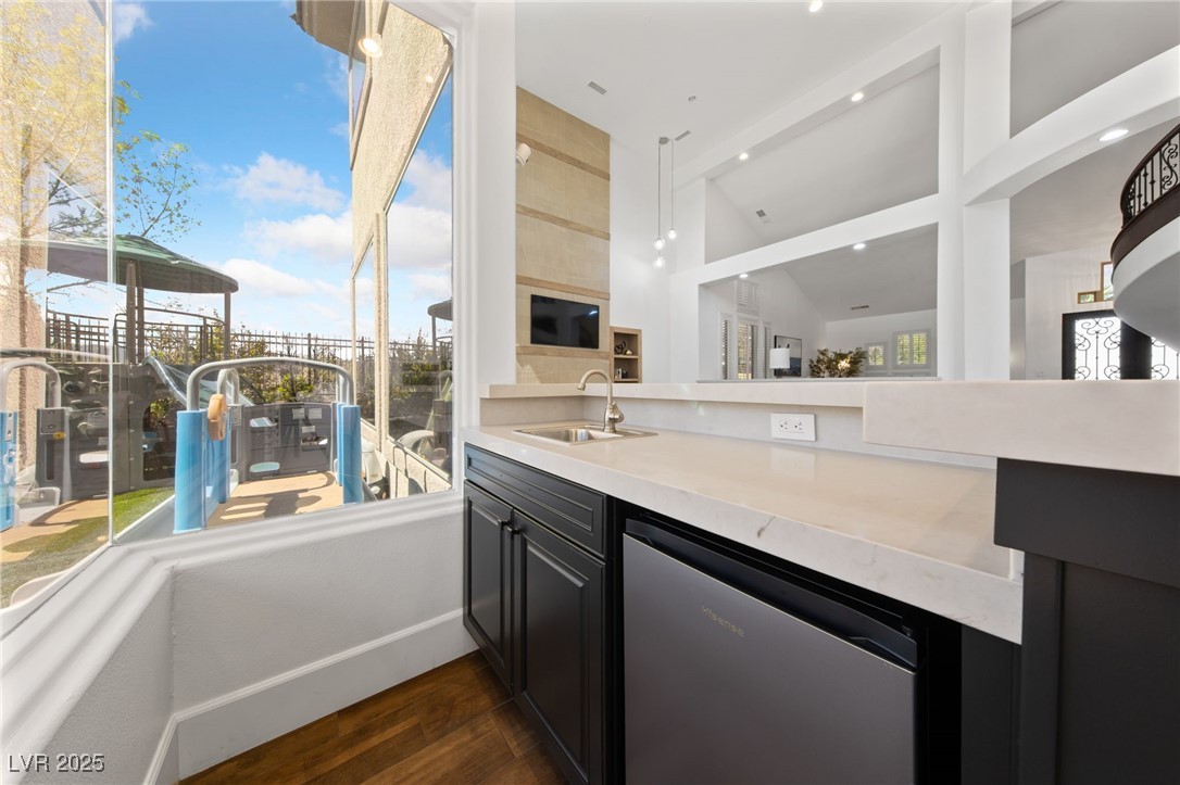 637 Edgebrook Drive