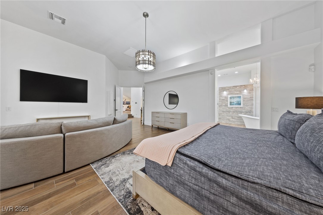 637 Edgebrook Drive