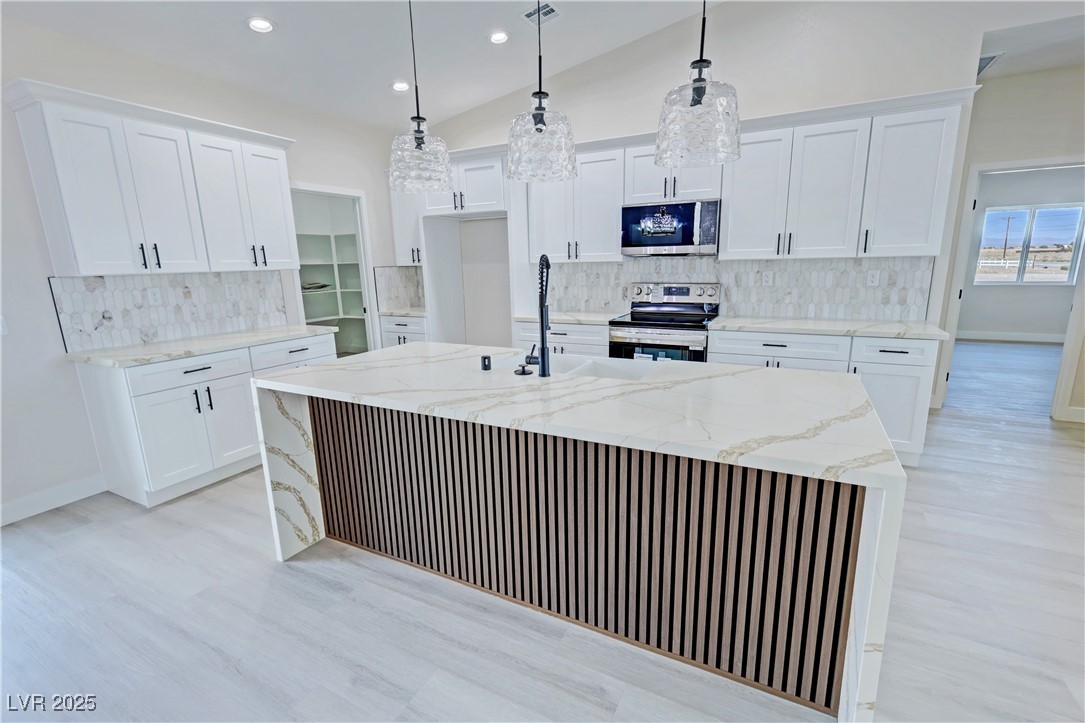 2900 West Jaybird Street