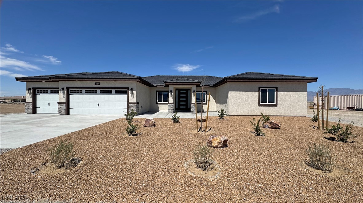 2900 West Jaybird Street